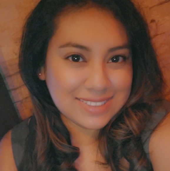 Meet your Posher, Kimberly - Picture 1 of 4